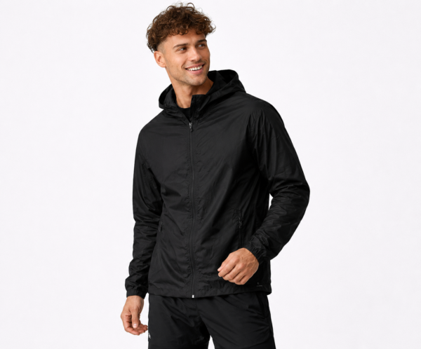 Chaqueta rompevientos impermeable para hombre color negro con diseño ligero, resistente al viento y estilo urbano premium.