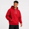 Buzo hoodie para hombre color rojo en algodón suave con capota, diseño cómodo y estilo urbano moderno.
